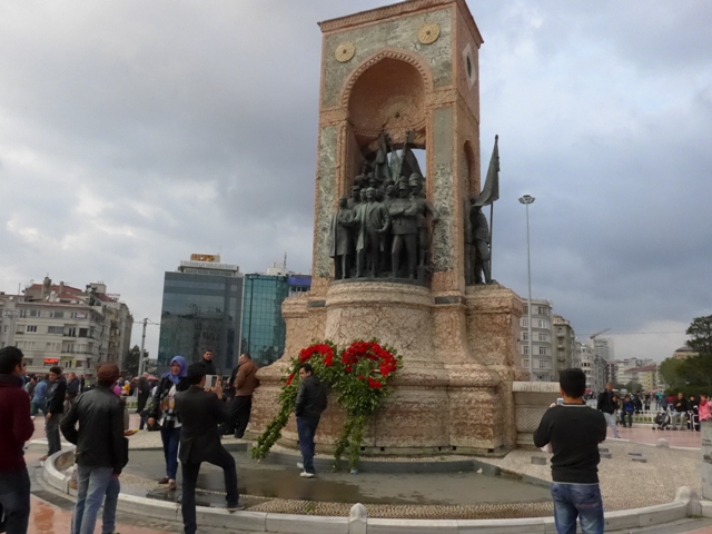 イスタンブールへ行く。⑧ ~濡れバーガーがマズい話~_f0232060_235159.jpg
