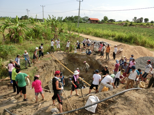 夏のスリランカキャンプ報告!その2~ワクワク!井戸作り!~_a0080406_14194229.jpg