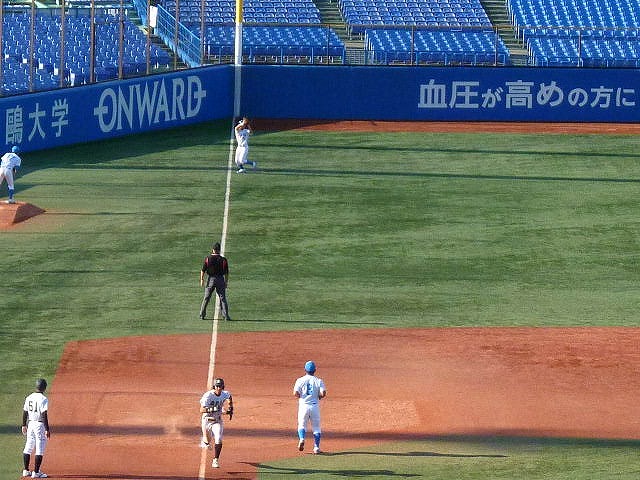 青学大対亜細亜大　９月２６日　東都大学野球１部　後半_b0166128_1412677.jpg