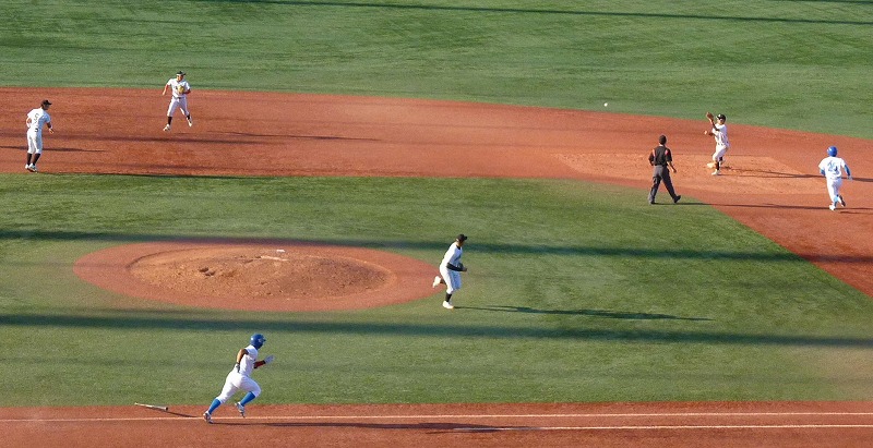 青学大対亜細亜大　９月２６日　東都大学野球１部　後半_b0166128_15504736.jpg