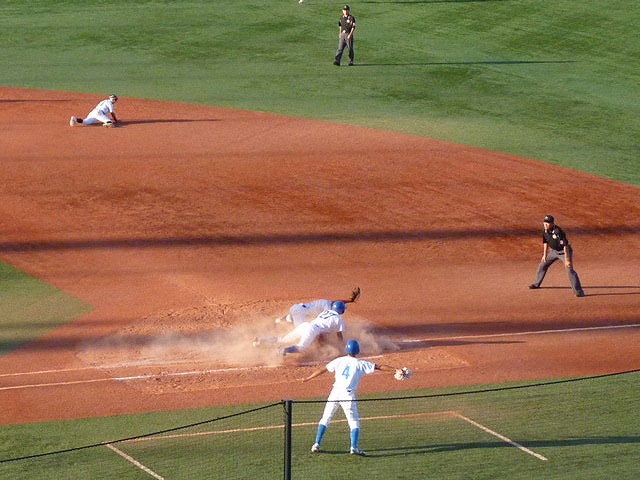 青学大対亜細亜大　９月２６日　東都大学野球１部　後半_b0166128_1623290.jpg