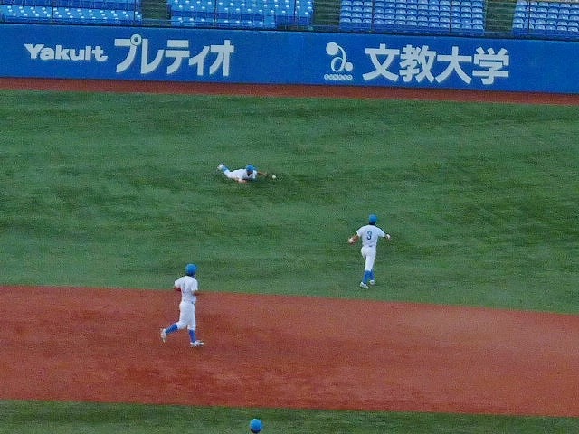 青学大対亜細亜大　９月２６日　東都大学野球１部　後半_b0166128_1731621.jpg