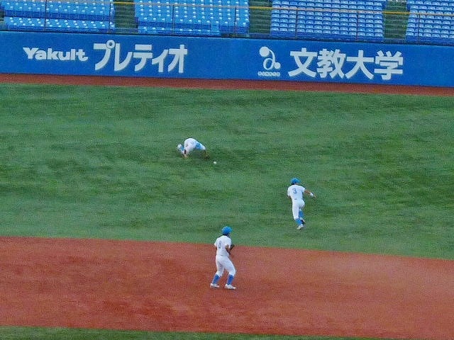 青学大対亜細亜大　９月２６日　東都大学野球１部　後半_b0166128_1732633.jpg