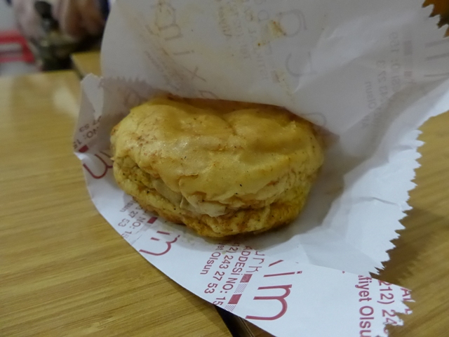 イスタンブールへ行く。⑧ ~濡れバーガーがマズい話~_f0232060_00854.jpg