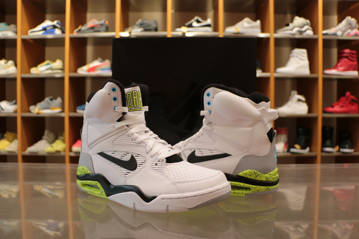 90年代のバッシュが遂に Uptown Deluxe Fukuoka Best Select Sneaker Shop Since 01 福岡県福岡市中央区大名 1 1 2 2 90年代のバッシュが遂に Uptown Deluxe Fukuoka Best Select Sneaker Shop Since 01 福岡県福岡市中央区大名 1 1 2 2