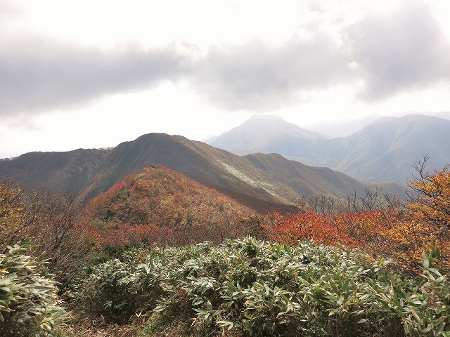 ２０１４．１０．１１長左衛門道で北面白山_f0003138_9595273.jpg