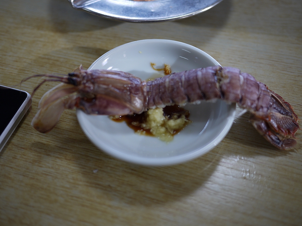 寂れた港町の繁盛店は、新鮮でボリューム満点！_c0231851_23171964.jpg