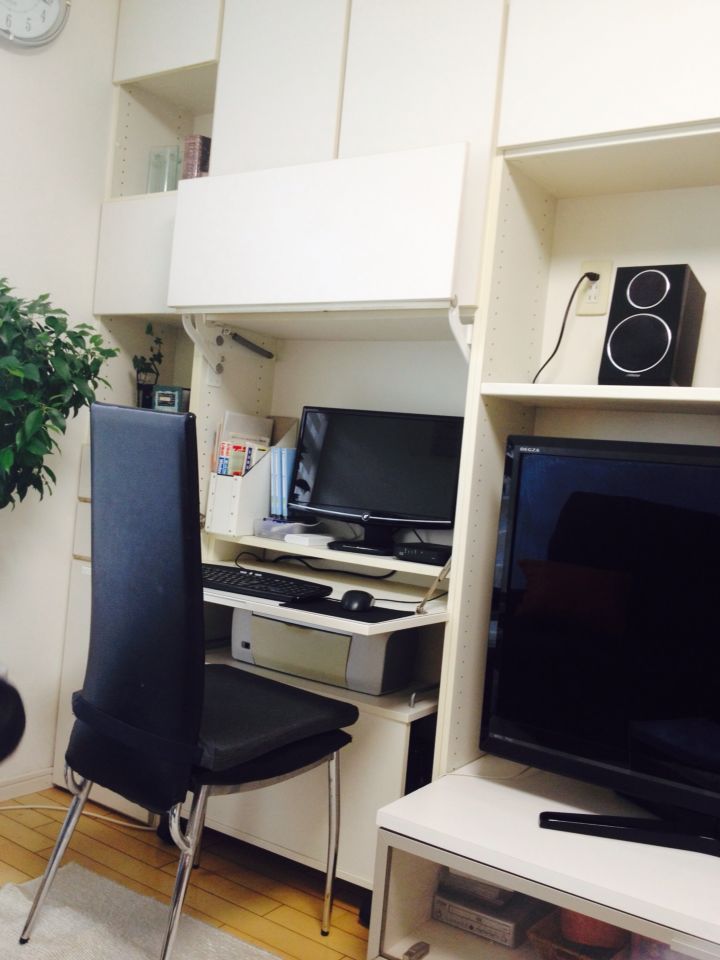 パソコンの壁面収納 More Simple