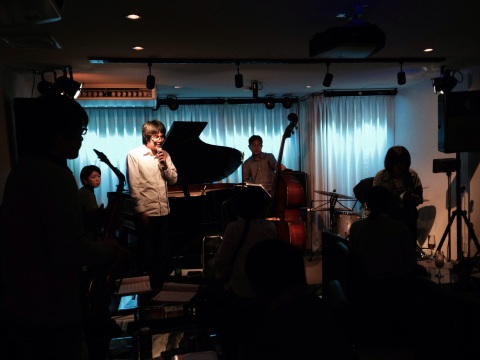 Jazzlive comin 広島 本日水曜日のライブ!_b0115606_12434888.jpg