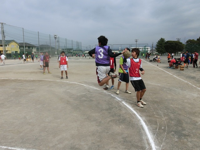 「スポーツの秋」、「…の秋」が始まった 「ハンドボール」と「花と緑」に囲まれて_f0141310_6374381.jpg
