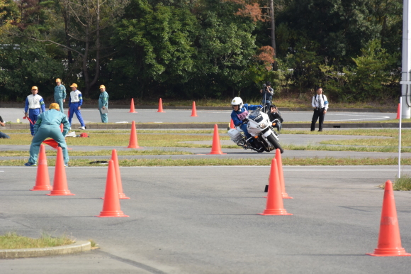 第４５回 全国白バイ安全運転競技大会 傾斜走行操縦競技_b0301412_01005723.jpg