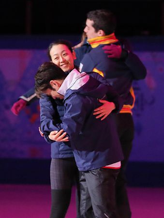 戦友 高橋大輔と浅田真央 氷上で輝いた日々を振り返る ぽわわわん 戦友 高橋大輔と浅田真央 氷上で輝いた日々を振り返る ぽわわわん