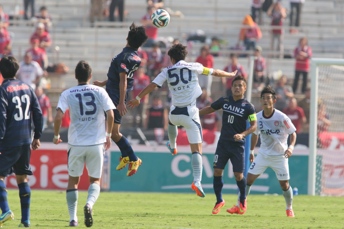 Ｊ１昇格はまかせろ！ファジアーノ岡山の上田康太・千明聖典コンビ大活躍_f0059321_6491144.jpg