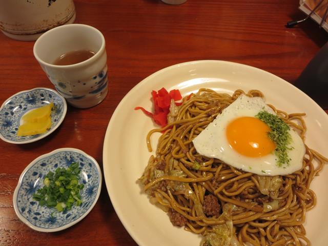 【10月の秋田旅行】③本場横手で横手やきそば@食い道楽駅前店_c0042960_23295294.jpg