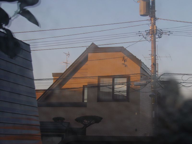窓に映る夕景_c0025115_22500991.jpg