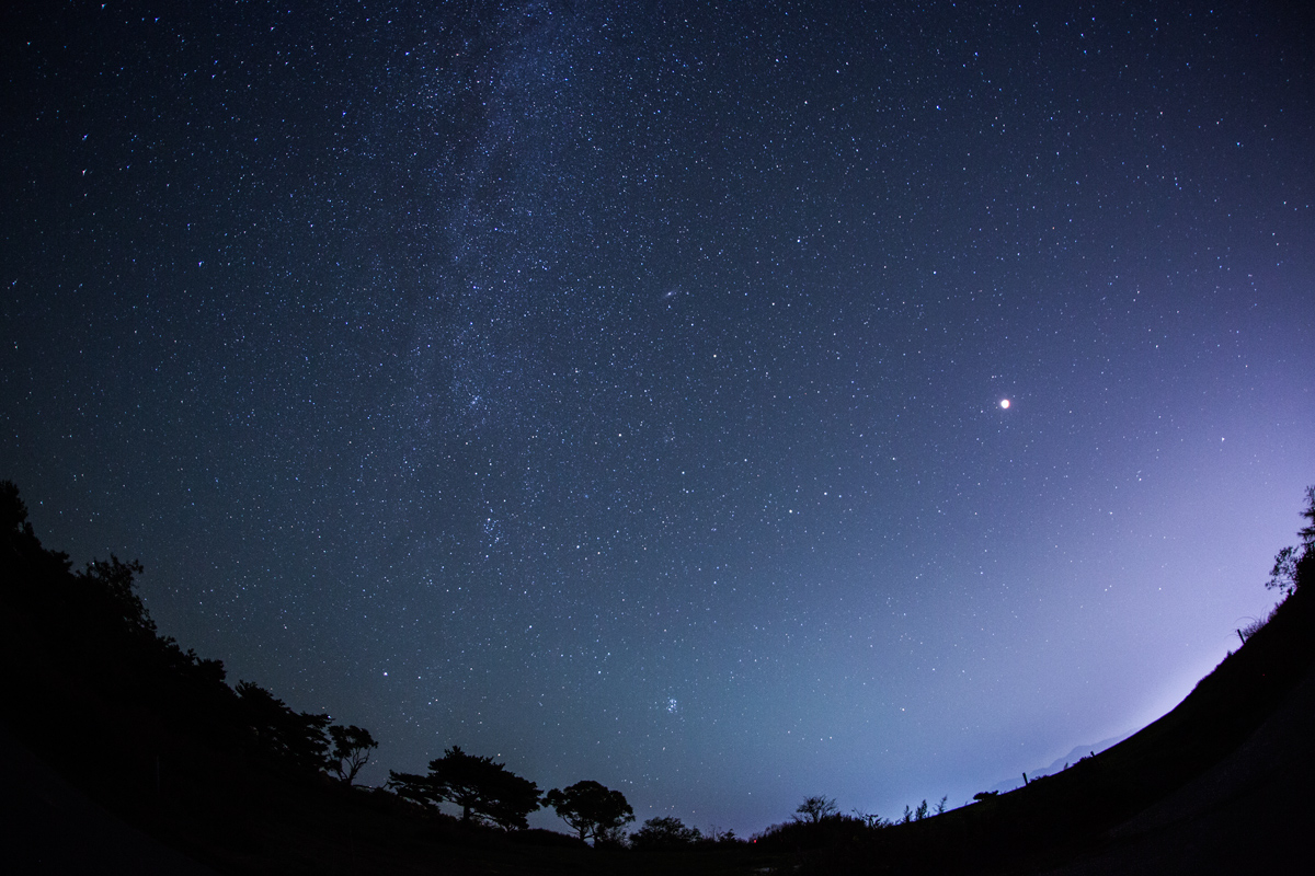 満月の夜に天の川を楽しむ 野のものたちの記憶