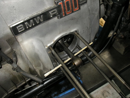 BMW Rタイプ 腰上の分解_e0218639_111911100.jpg