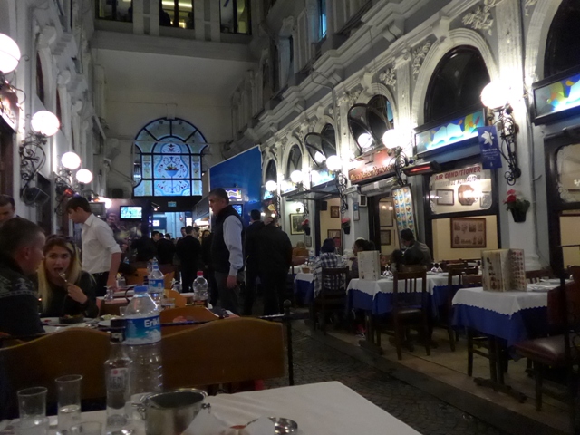 イスタンブールへ行く。⑩ ~トルコの居酒屋へ行った話~_f0232060_15545276.jpg