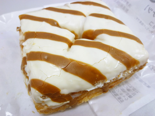 CUBIC DONUT ホワイトチョコ@サークルKサンクス_c0152767_2113548.jpg