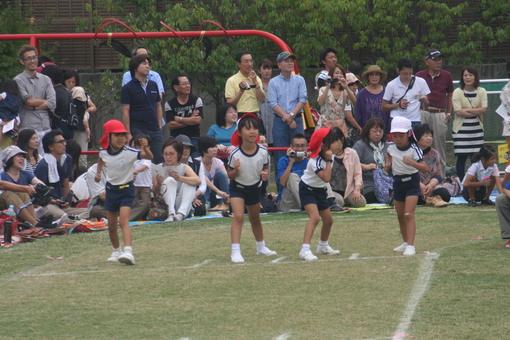 幼稚園運動会 あんちゃんの徒競走 もねちゃんとおとうさんｂｙオネバネット代表