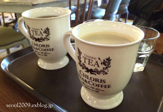 イギリスのアンティーク食器の展示＆販売も♪ CHLORIS TEA&COFFEE @ホンデ_e0166398_1492856.jpg