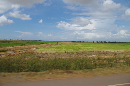 ルージュな道路　カンボジア入国_c0337541_01122292.jpg