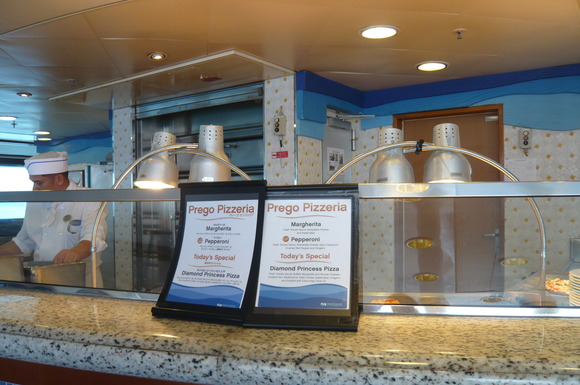 超！おススメ！プールサイドグルメ「PREGO」「TRIDENT GRILL」：ダイヤモンドプリンセス乗船記37_f0054556_2254445.jpg