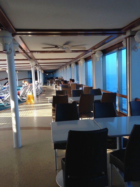 超！おススメ！プールサイドグルメ「PREGO」「TRIDENT GRILL」：ダイヤモンドプリンセス乗船記37_f0054556_2302721.jpg