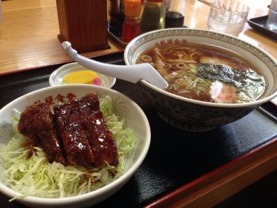 牛乳屋でラーメン_d0126264_2048417.jpg