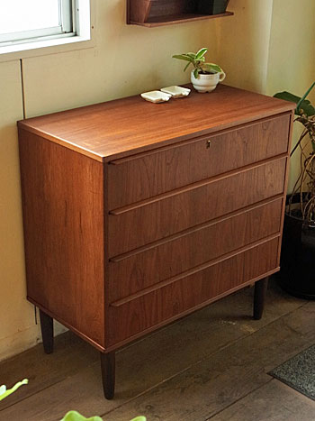 chest_c0139773_1653149.jpg