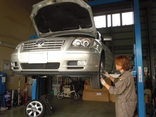 今日のマー君☆アウディ、アベンシス 車検整備中^^_c0213517_13372017.jpg