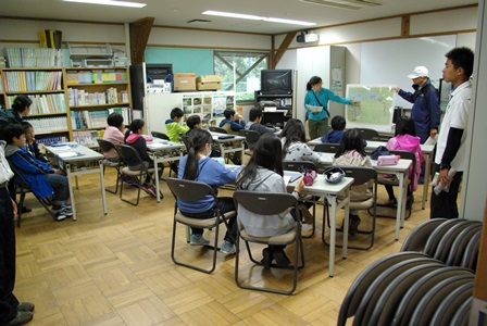 宿泊学習の一環で小学生が来館しました　パート2_a0123836_16364986.jpg