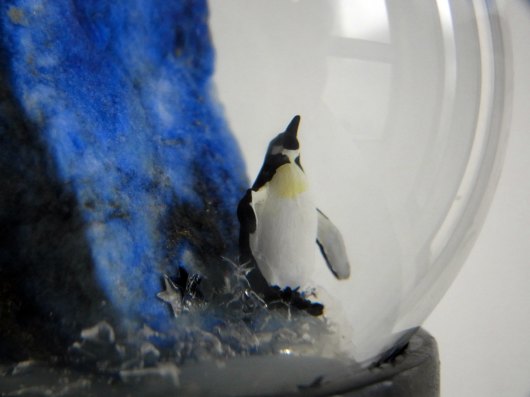 デザフェス告知と鉱物スノーグローブ(M・黒)「星夜の行軍」「夜空のペンギン」_f0280238_21145235.jpg