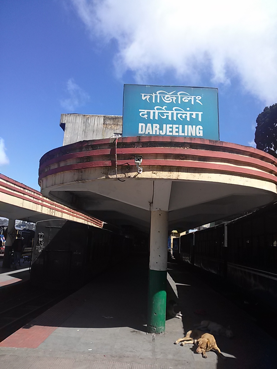 汽車そのものが走る世界遺産ダージリン ヒマラヤ鉄道トイ トレイン エアクリスタルブログ