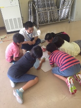 燕市立粟生津小学校においてワークショップ「平和をつくるために」を行いました。_c0167632_1854552.jpg