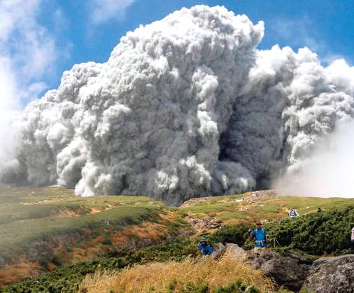 <2014年9月27~28日>「新潟焼山」:雲上パノラマと紅葉の大絶景_c0119160_20558.jpg
