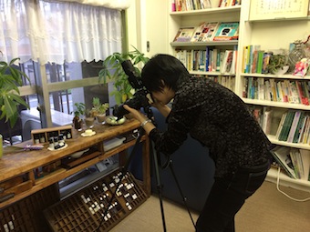 教室で撮影中_a0191183_1625646.jpg