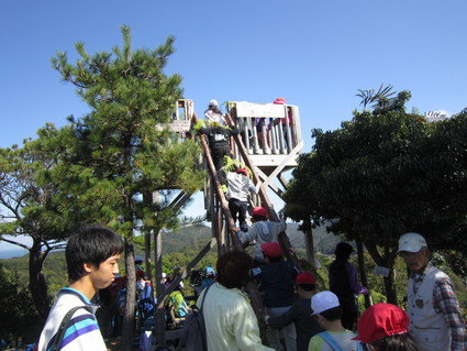 淡輪小学校２年生遠足「里山体験」　　in　　孝子の森　　　　by　　　(ナベサダ)_f0053885_20263386.jpg