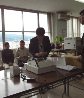 うらばなし -TAKUMI館 レジ-_a0220500_18304225.gif