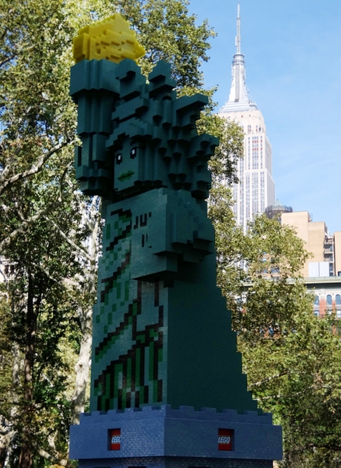 マディソン・スクエア・パークにレゴ・ブロック製の自由の女神像_b0007805_17433387.jpg