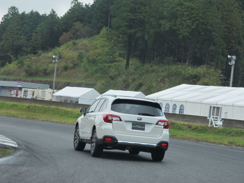 新型レガシィ「OUTBACK」と和三盆の味わい_f0076731_11514322.jpg