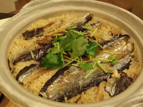秋刀魚の土鍋炊込ご飯 Thanks Cinq 秋刀魚の土鍋炊込ご飯 Thanks Cinq