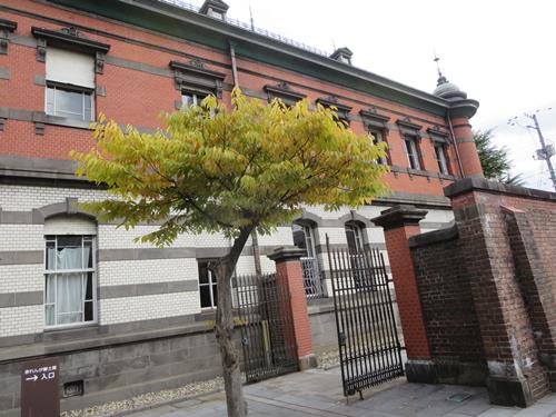 【10月の秋田旅行】⑬秋田市赤れんが郷土館(旧秋田銀行本店)_c0042960_17234465.jpg