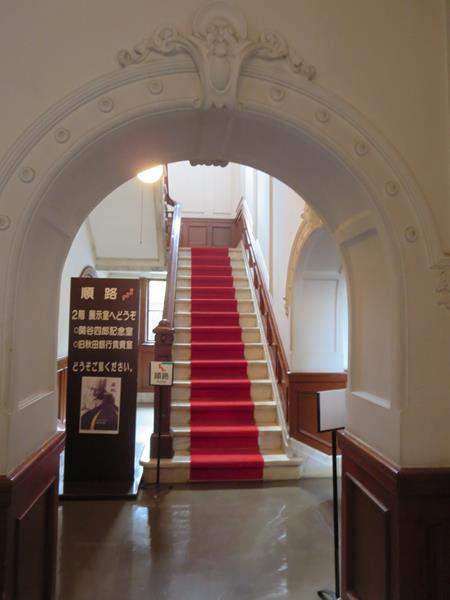 【10月の秋田旅行】⑬秋田市赤れんが郷土館(旧秋田銀行本店)_c0042960_17252830.jpg