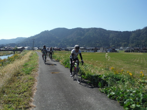 琵琶湖　アユ食べ放題サイクリング_b0332867_00261537.jpg