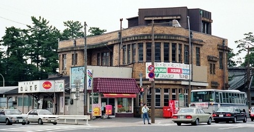 新潟交通 白山前駅_e0030537_15154872.jpg