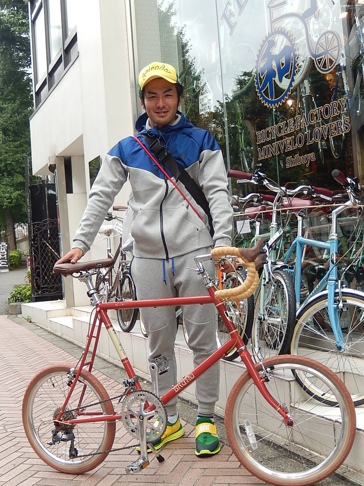 10月26日　渋谷　原宿　の自転車屋　FLAME bike前です_e0188759_17533027.jpg