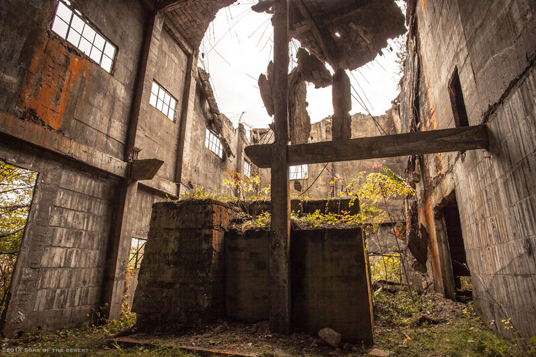 Abandoned Iron factory in Aomori._a0259279_10103138.jpg