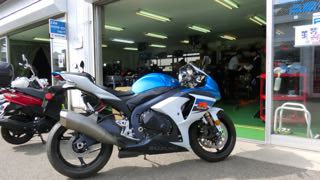 GSX-R1000、リコールに持ち込み～国立市のスタバで。_e0093380_1128671.jpg