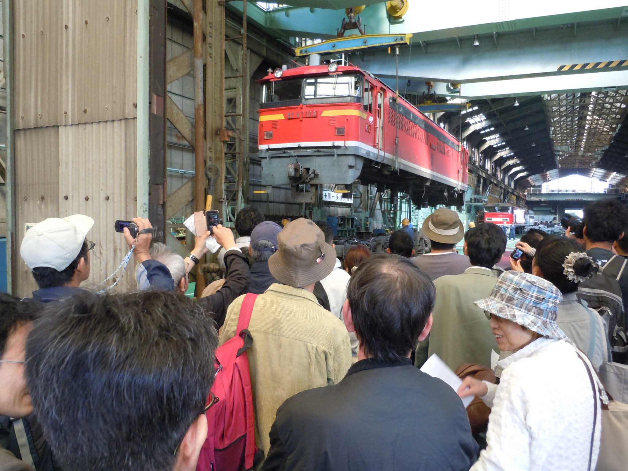 １０月２５日、ＪＲ貨物広島車両所一般公開で国鉄最高裁署名集め_d0155415_22481850.jpg